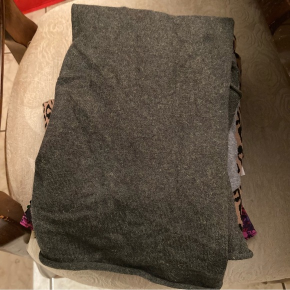 Moss Green Scoop Neck Top - Picture 7 of 7